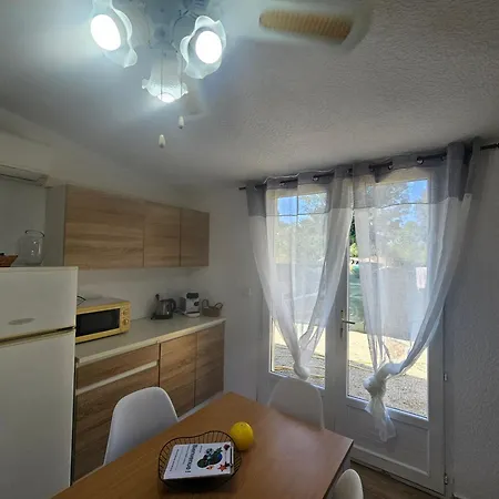Apartament In Vix, Corsica *